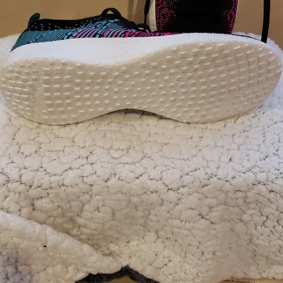 Sketcher shoes - Picture 3 of 5